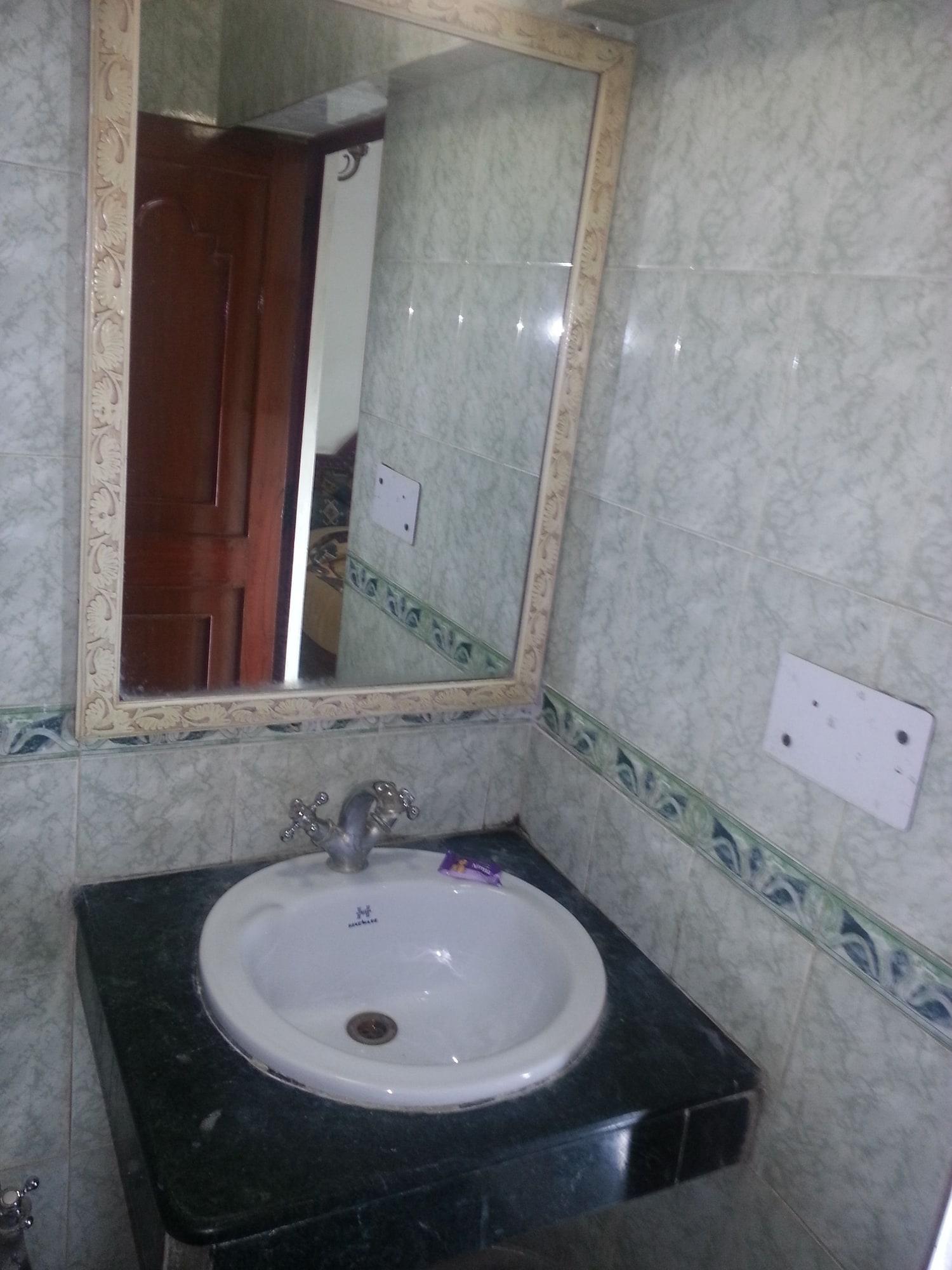 Hotel Sunshine Delhi  Buitenkant foto