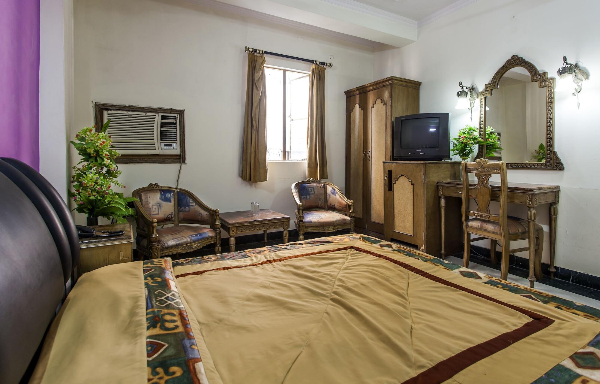 Hotel Sunshine Delhi  Buitenkant foto