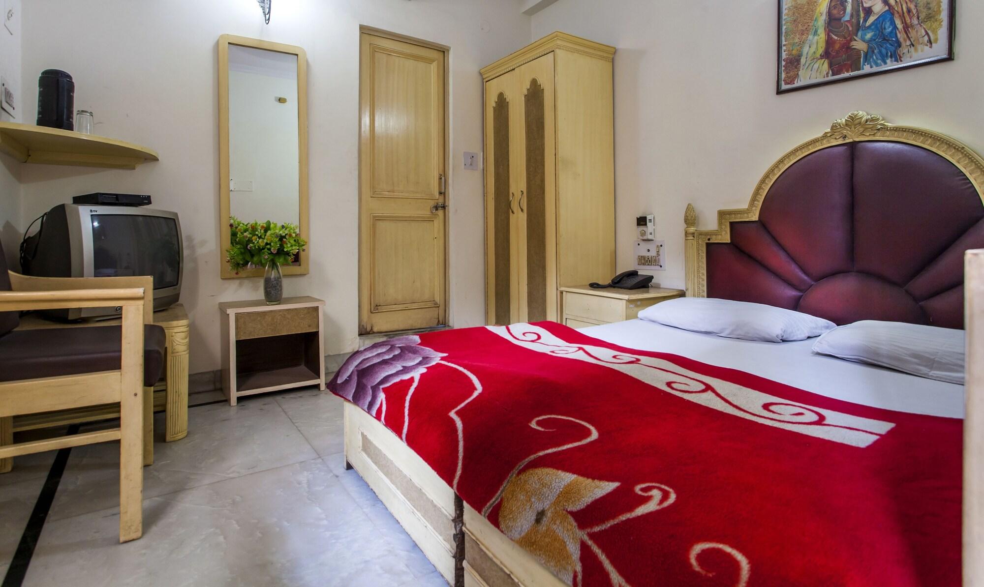 Hotel Sunshine Delhi  Buitenkant foto