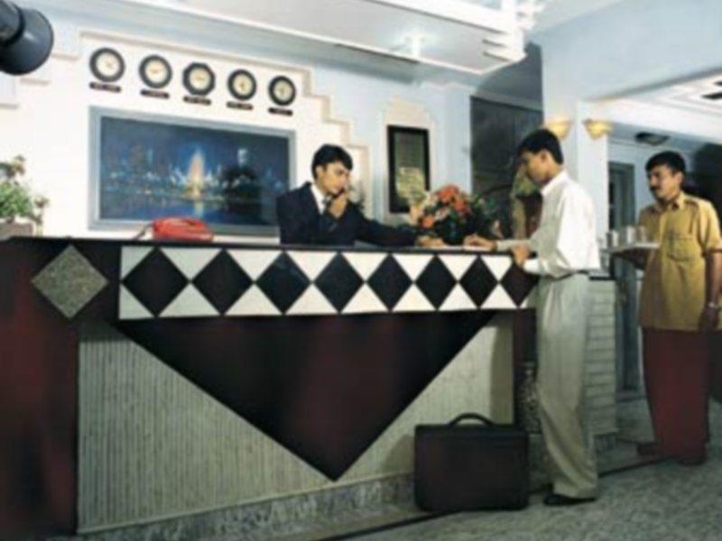 Hotel Sunshine Delhi  Buitenkant foto