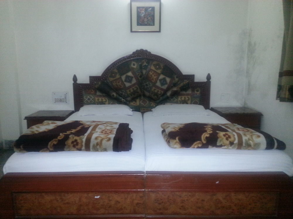 Hotel Sunshine Delhi  Buitenkant foto