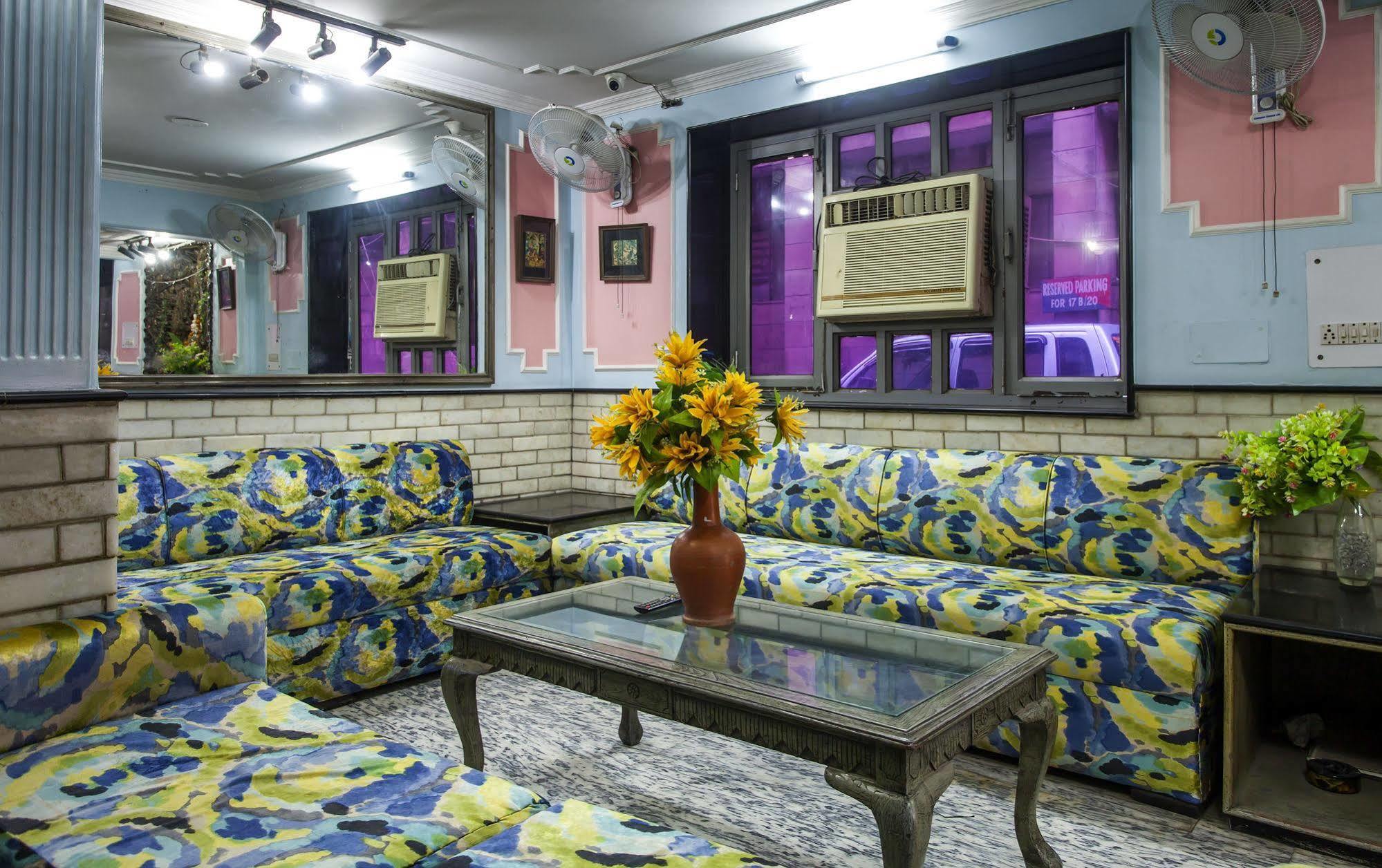Hotel Sunshine Delhi  Buitenkant foto