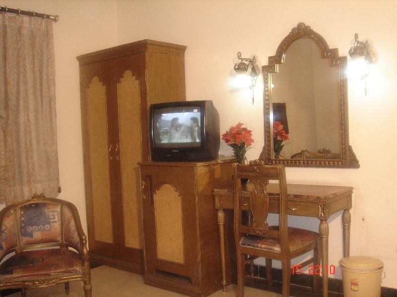 Hotel Sunshine Delhi  Buitenkant foto
